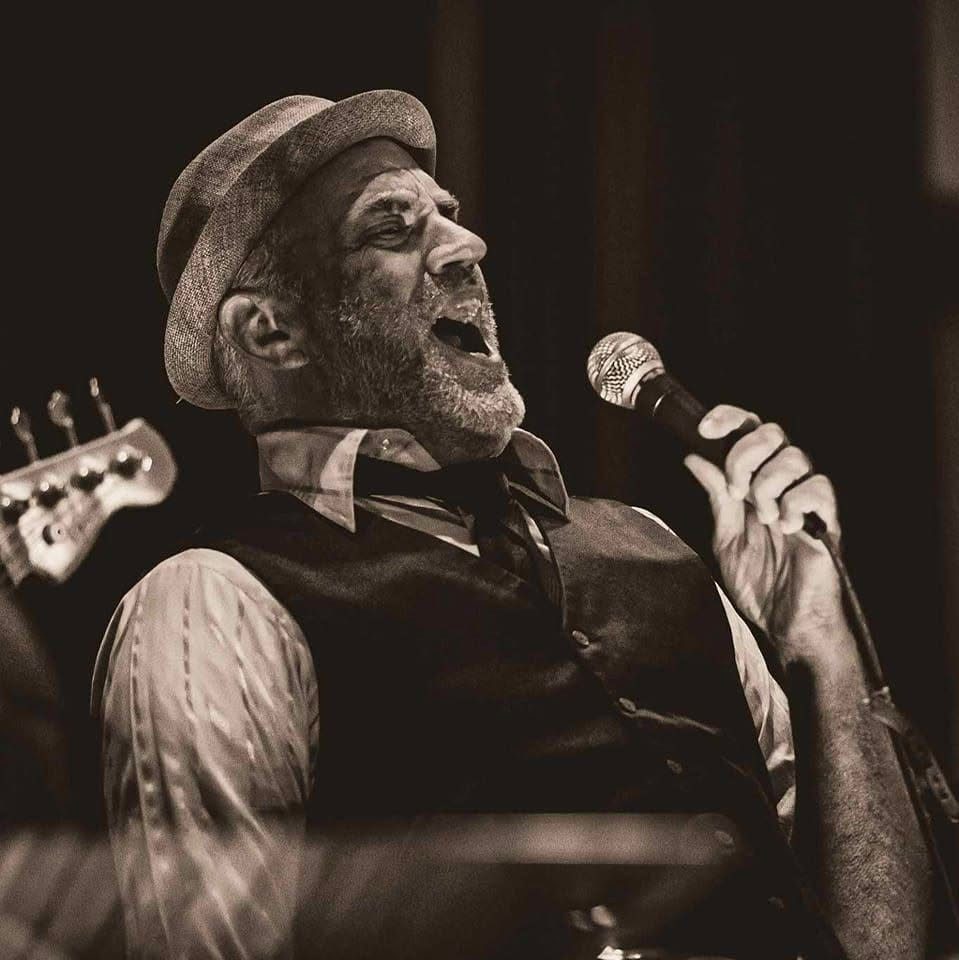 John Jay Myers belting a song with The Free Loaders