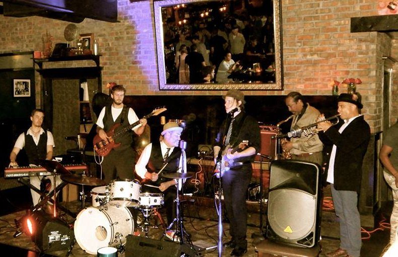 The Free Loaders performing at Standard Pour